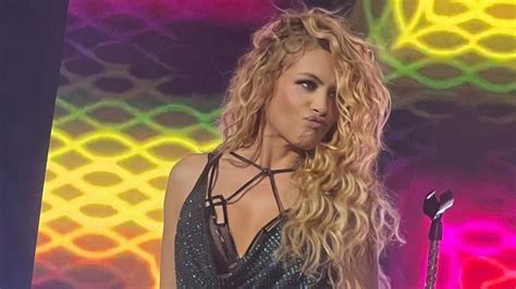 Paulina Rubio Super Estrella Tour: A Fiesta of Latin Pop and Controversy!